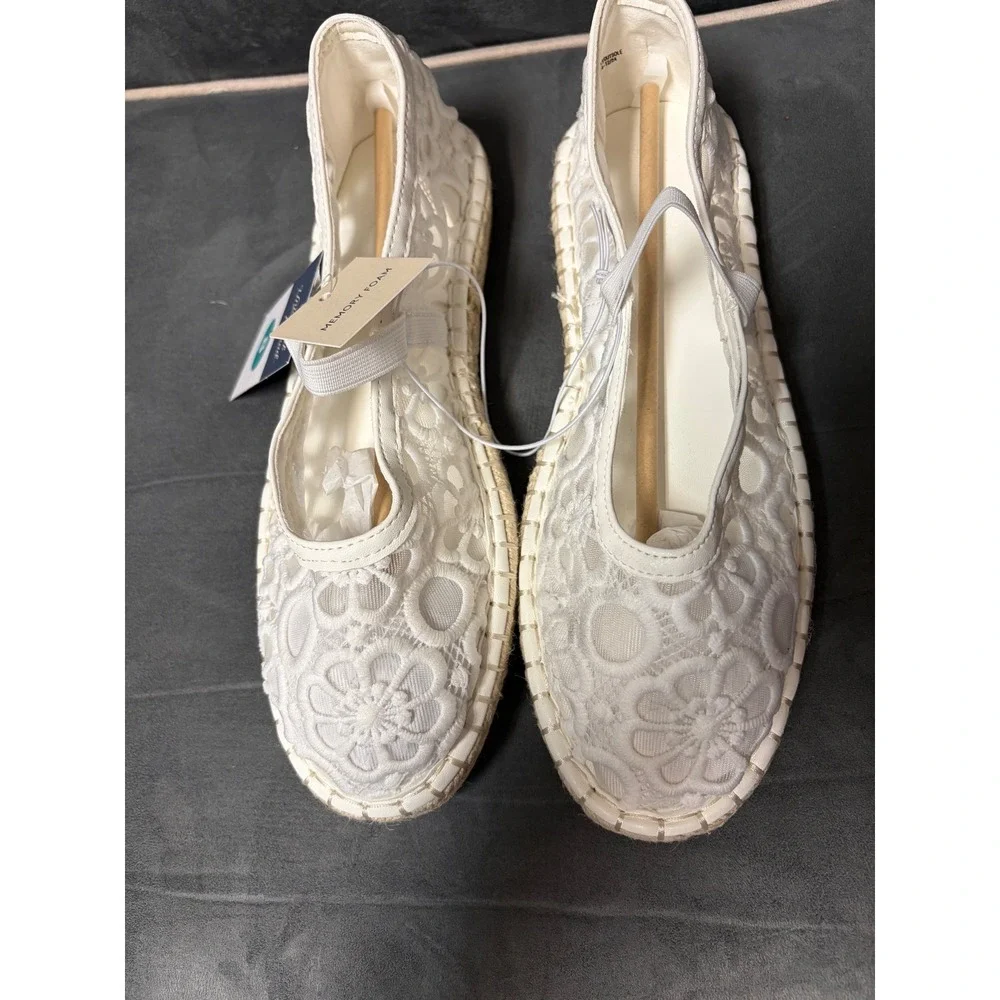 Universal Thread White Floral Lace Espadrilles Flats Memory Foam Womens 8 NWT